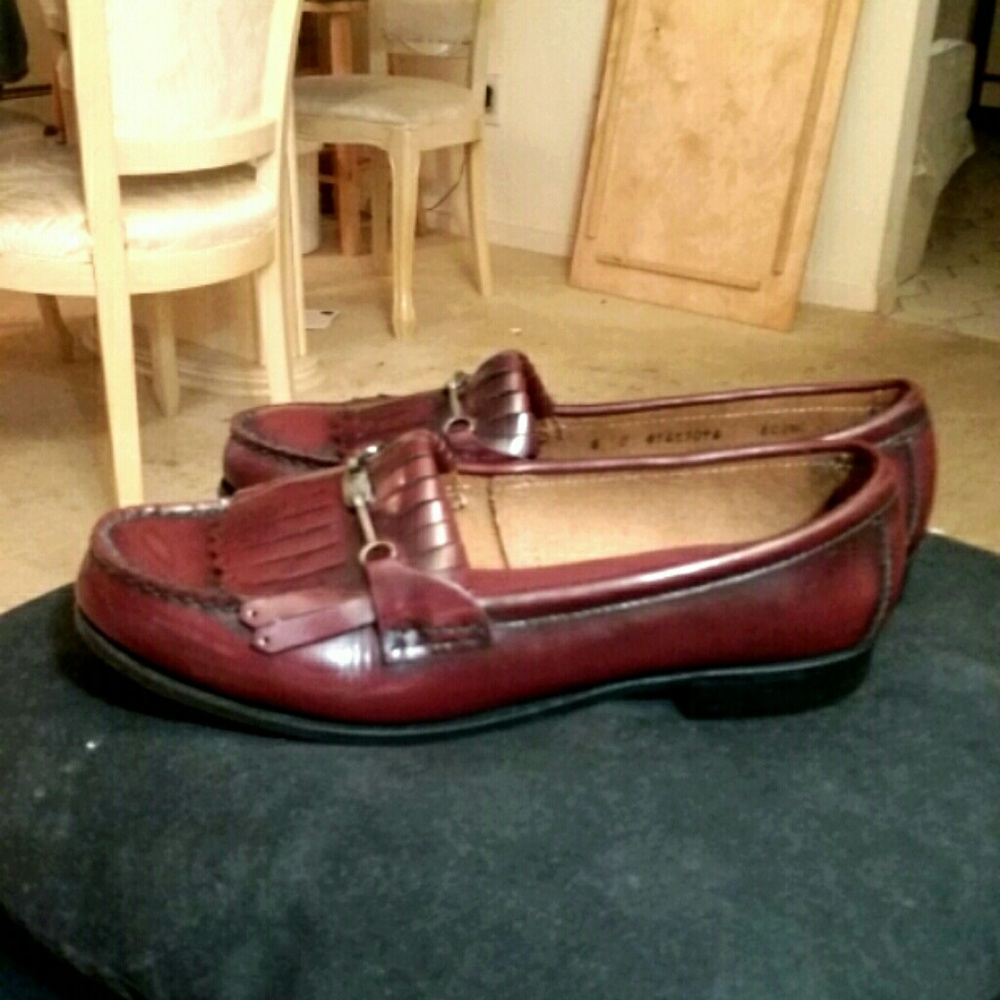 Bass Kiltie Loafers in Burgundy